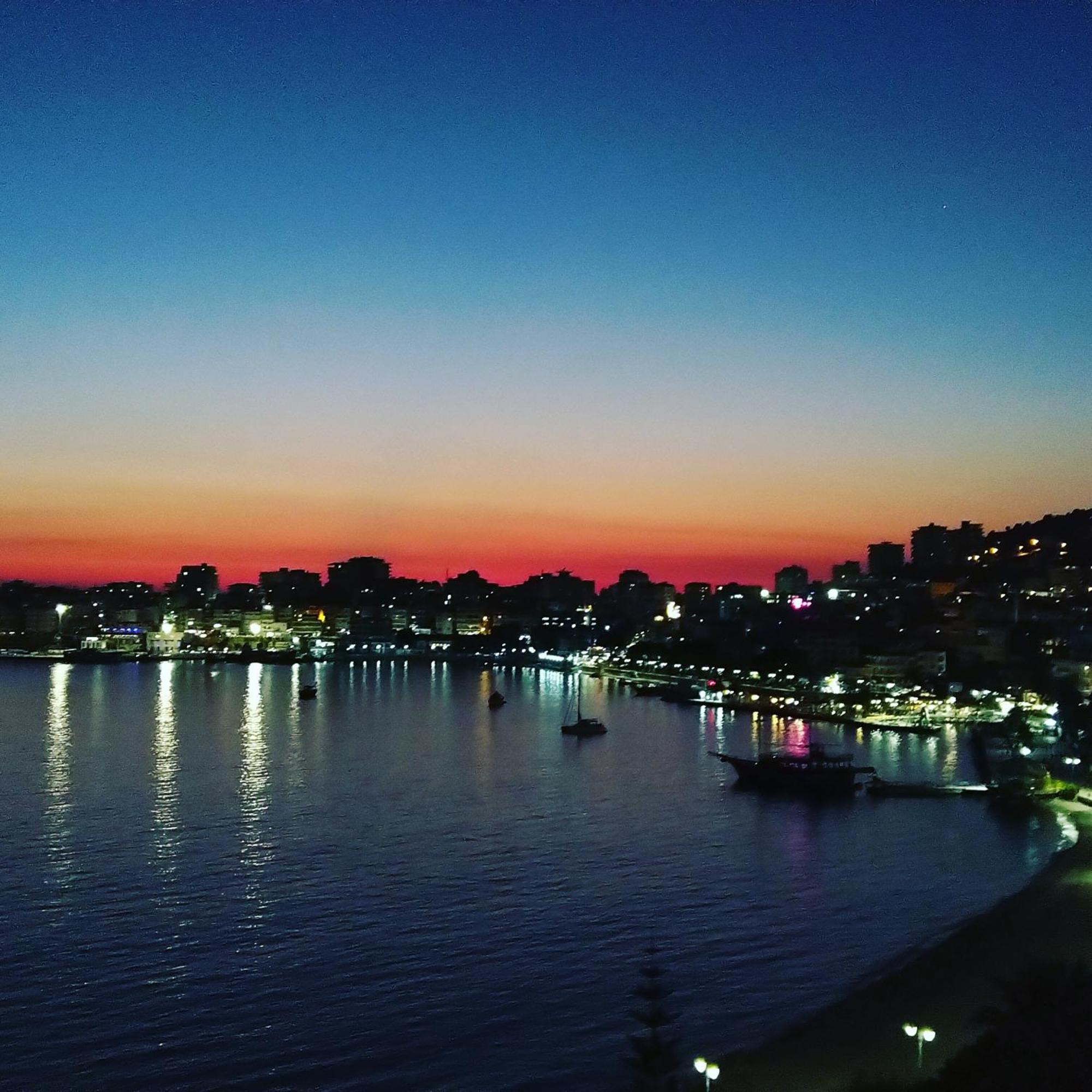 Amazing Sea City View Apartment Sarandë Værelse billede